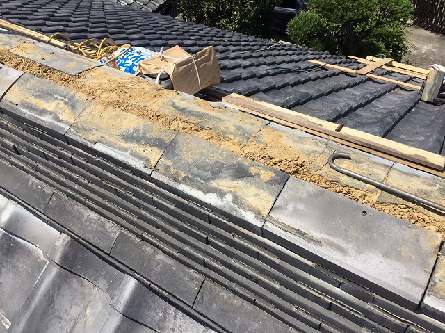 いぶし瓦棟瓦の取り直し工事